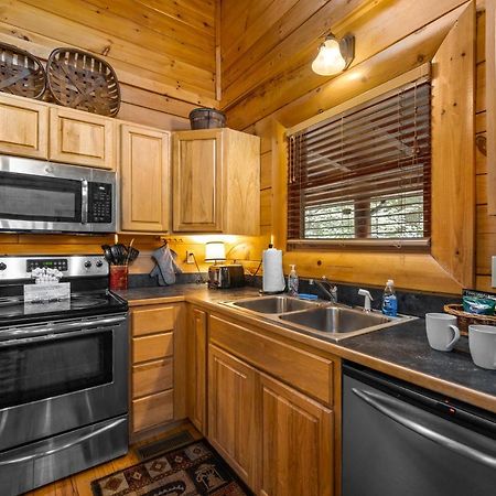 2-Bedroom Cabin With 2 Master Suites, Loft, Half-Bath And Hot Tub In A Serene Resort Setting Sevierville Exterior foto