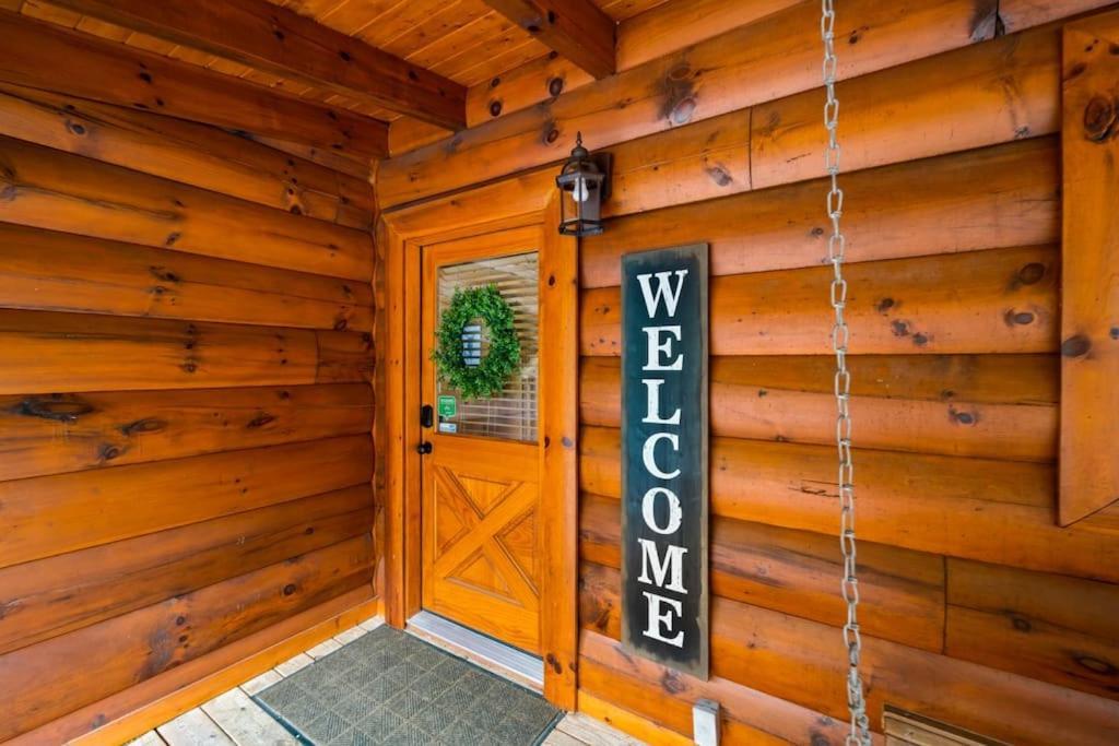 2-Bedroom Cabin With 2 Master Suites, Loft, Half-Bath And Hot Tub In A Serene Resort Setting Sevierville Exterior foto