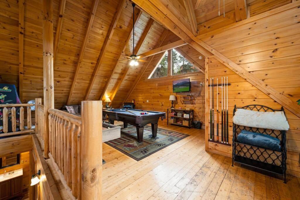 2-Bedroom Cabin With 2 Master Suites, Loft, Half-Bath And Hot Tub In A Serene Resort Setting Sevierville Exterior foto