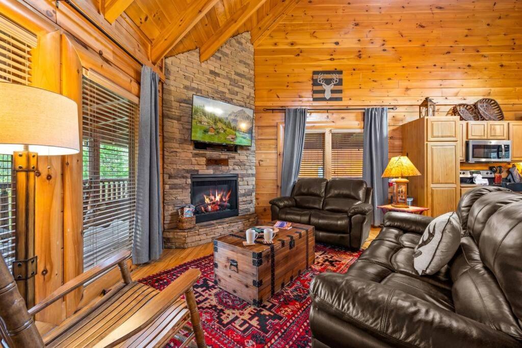 2-Bedroom Cabin With 2 Master Suites, Loft, Half-Bath And Hot Tub In A Serene Resort Setting Sevierville Exterior foto